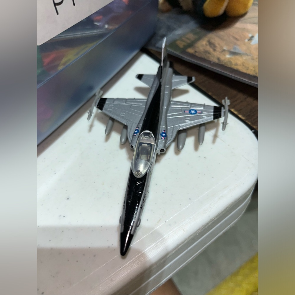 USAF TOY PLANE - Picture 2 of 4